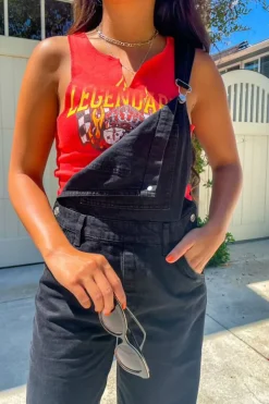 Legendary Graphic Cropped Tank Top